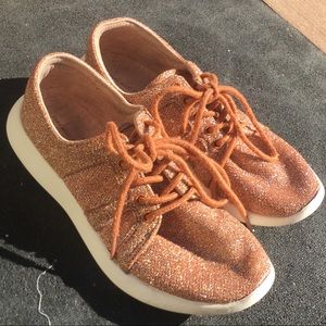 Beautiful sparkly shiny sneakers size 7.5